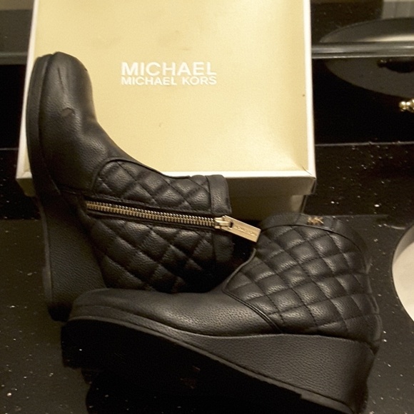 Shoes Designer By Michael Kors  Size: 6